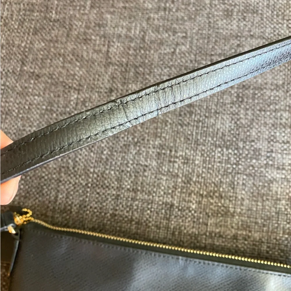 EUC Coach Crossgrain Leather Bag & Pouch F529881 East West Pop Crossbody